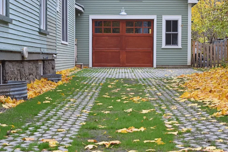 24 Super Cheap Driveway Landscaping Ideas That Look Luxurious